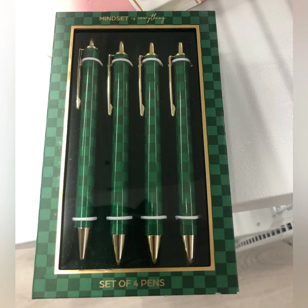 New! James Burke Collection Green Checkered Pen Set (4)